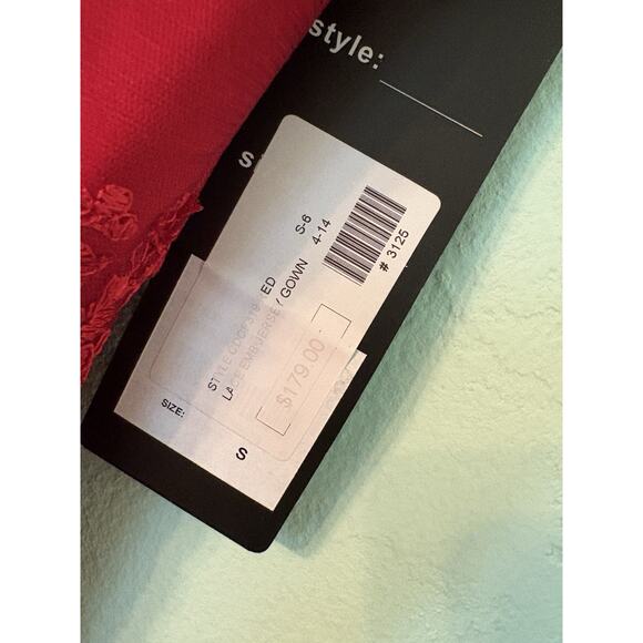 Ladivine NWT by Cinderella Divine Small Size 6 Red Jessica Rabbit Prom Gown - Picture 4 of 8